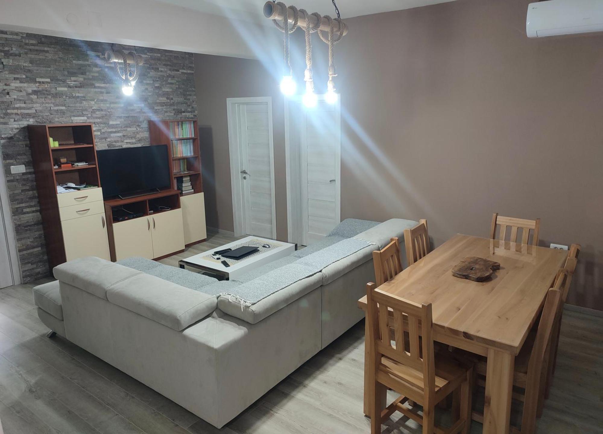 Liprosh Apartment Вирпазар Екстериор снимка