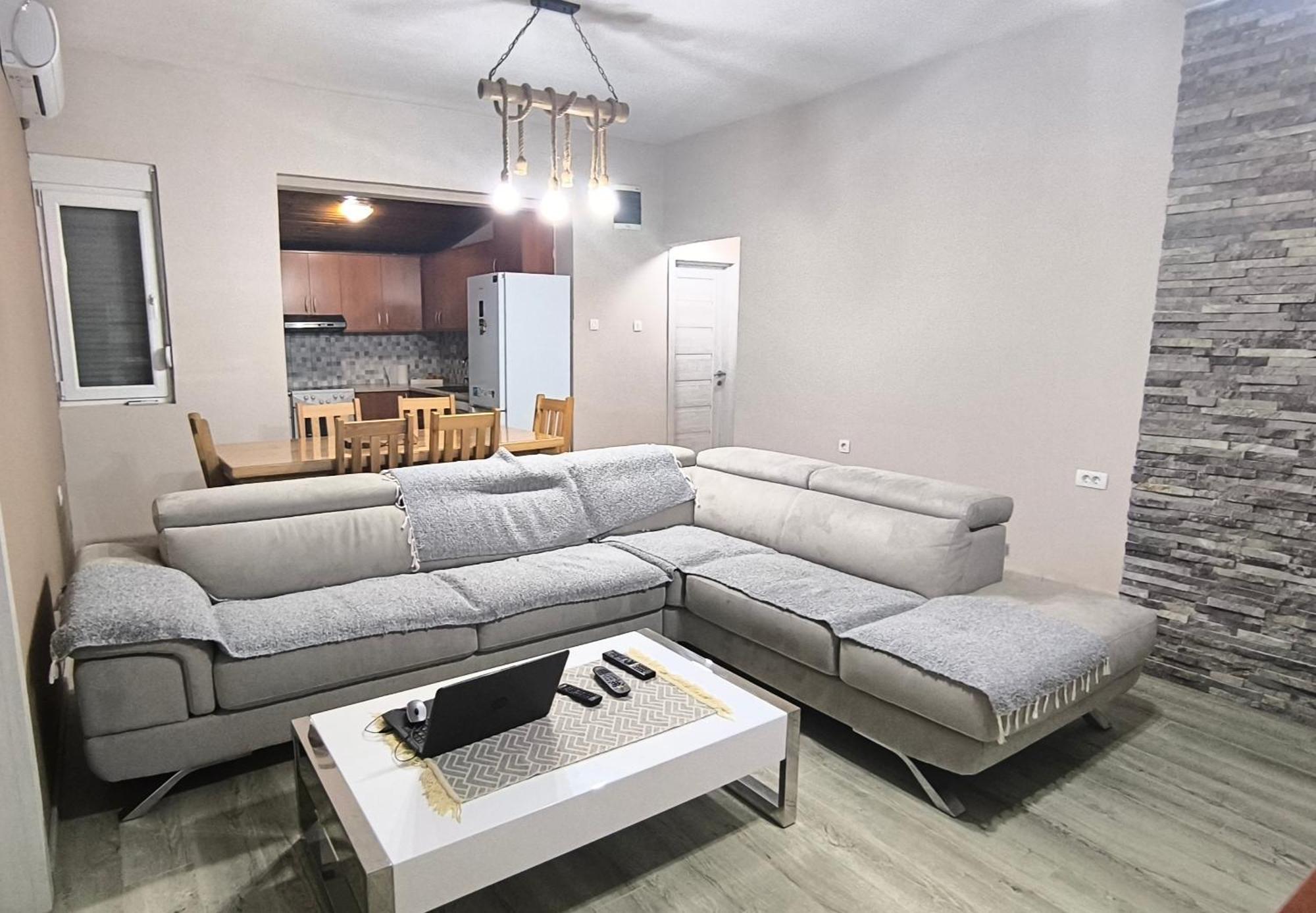 Liprosh Apartment Вирпазар Екстериор снимка